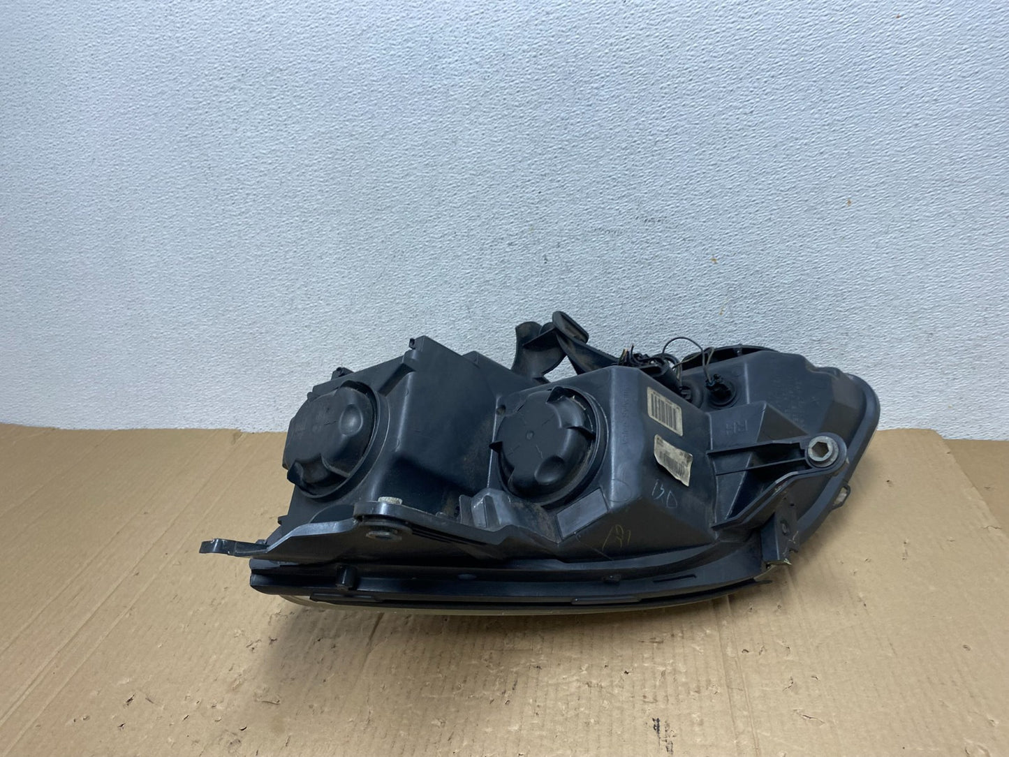 2007-2012 Gmc Acadia Halogen Headlight Right Passenger Side AE9043 DW7