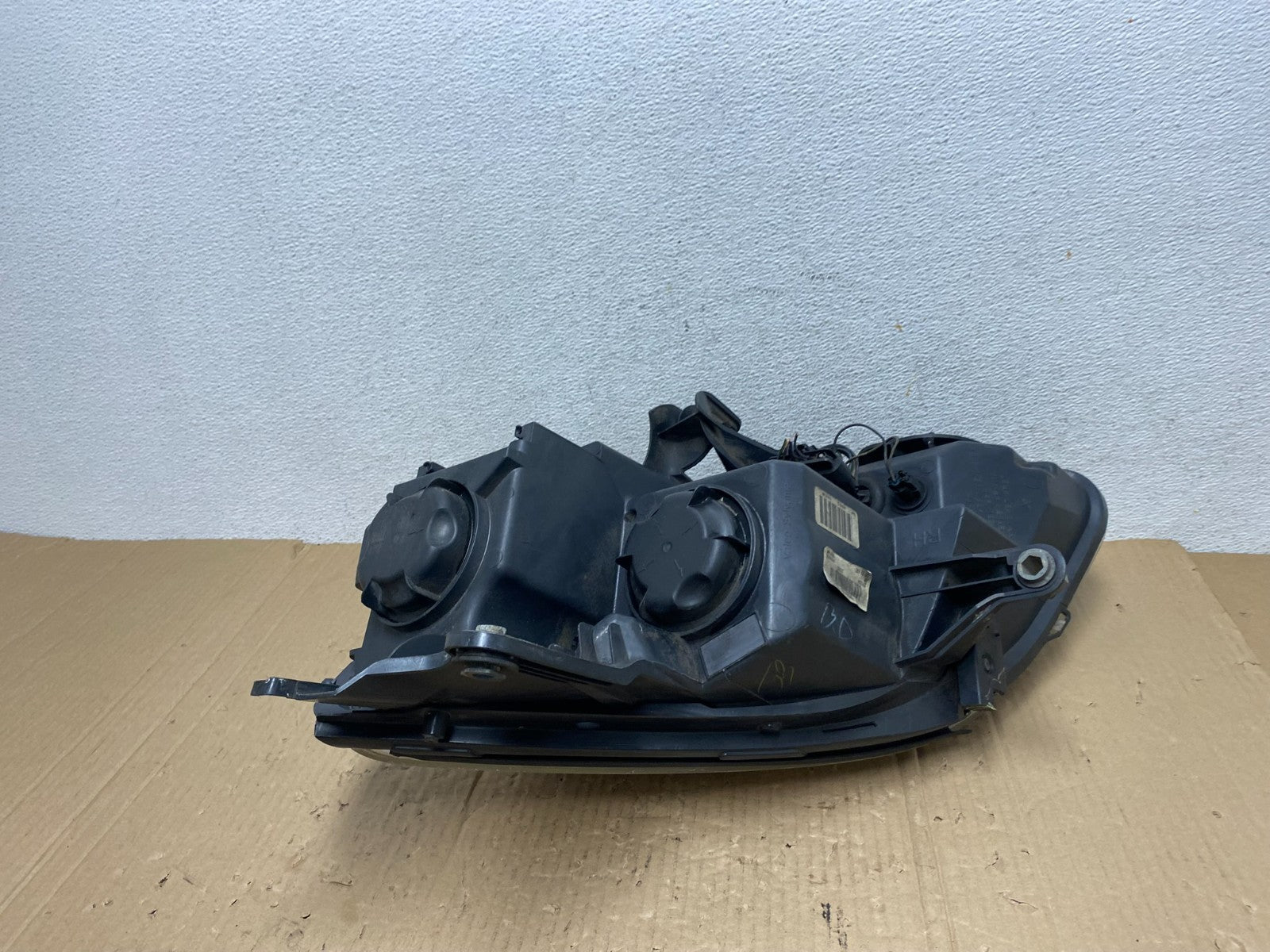 2007-2012 Gmc Acadia Halogen Headlight Right Passenger Side AE9043 DW7