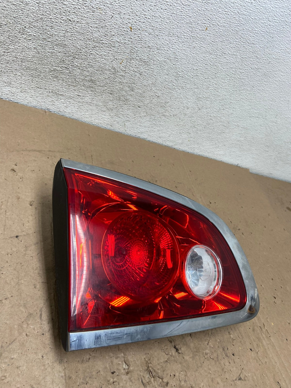 2008 - 2012 Buick Enclave Left Driver Lh Inner Tail Light AG5465 LK1