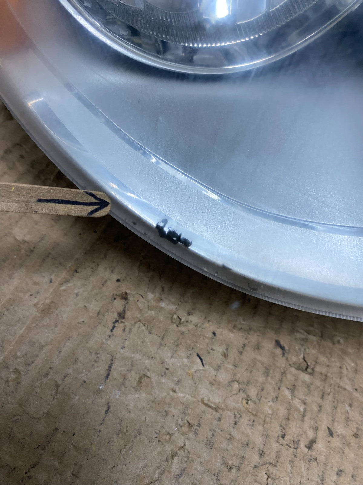 2011 to 2016 Chrysler Town and Country Right Passenger Headlight AC3904 DW4