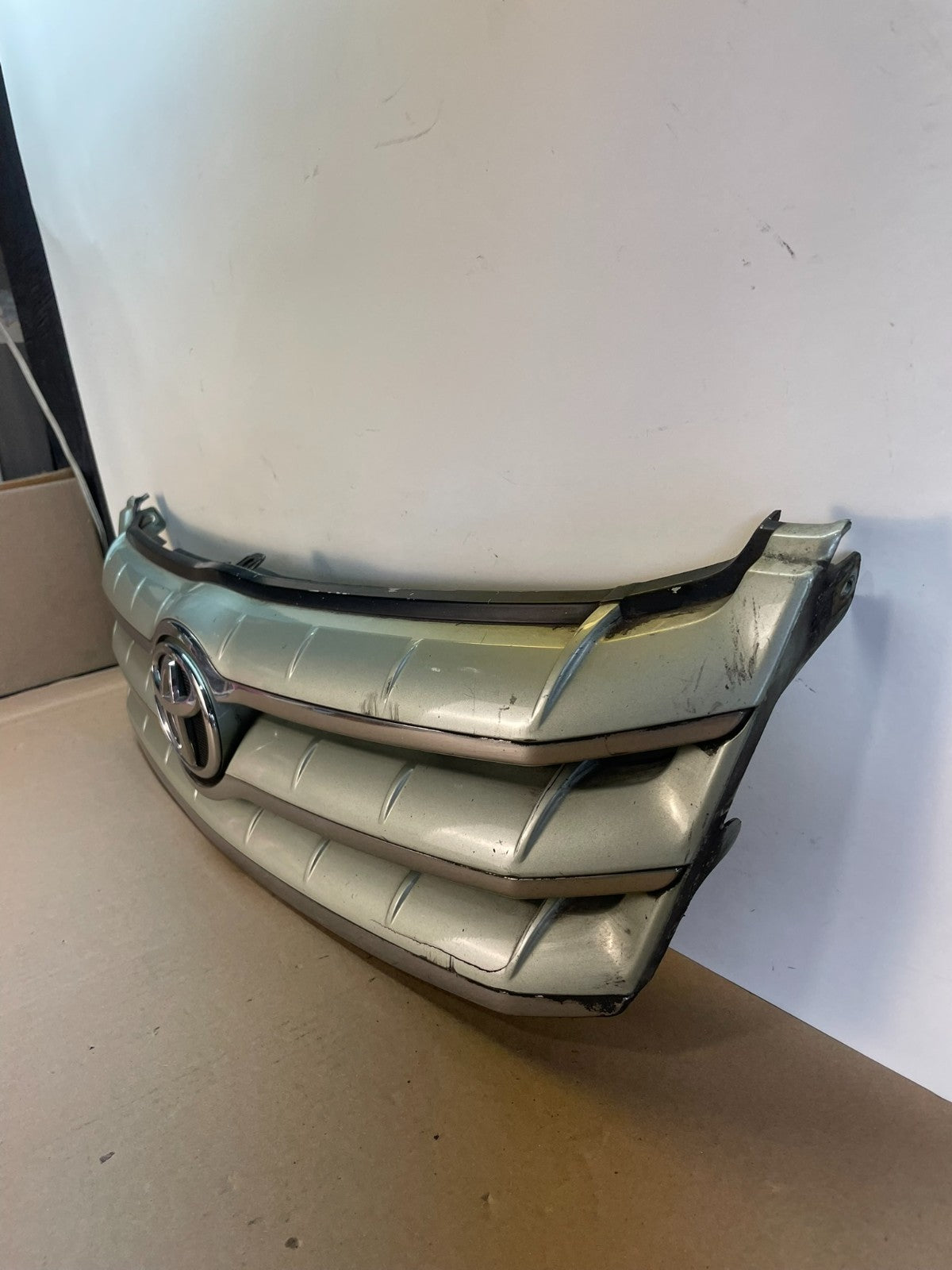 2005 2006 2007 Toyota Avalon Front Upper Grill Grille AI0686 DG1