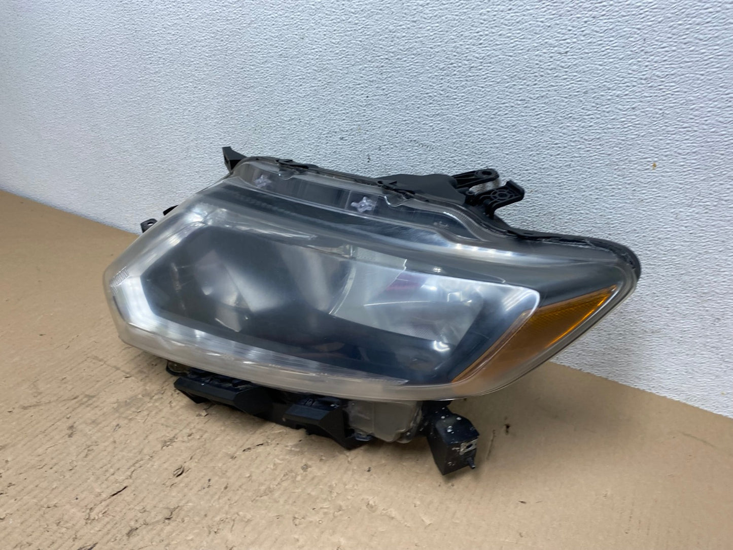 2014 2015 2016 Nissan Rogue Left Driver LH Halogen Headlight AE8866 LK1
