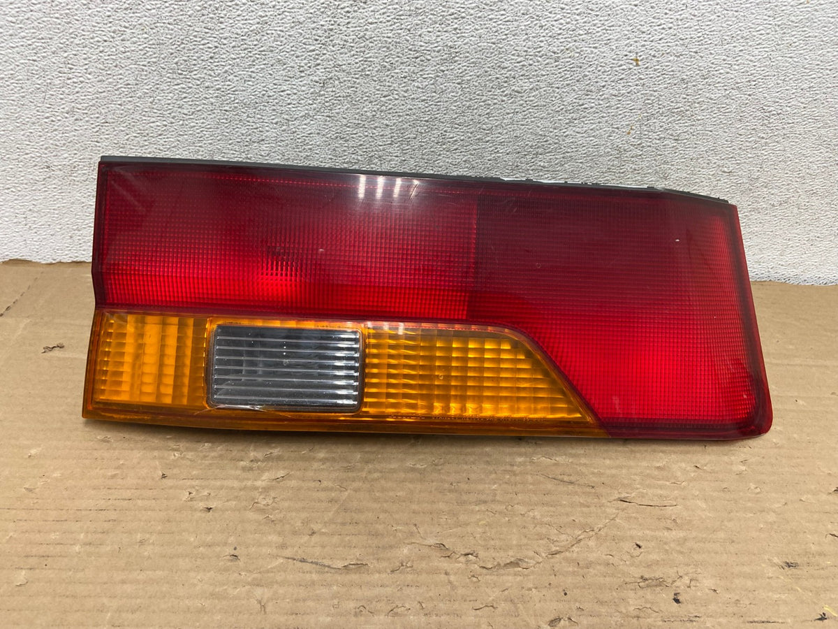 2002 2003 2004 Honda Odyssey Left Driver LH Side Tail Light Inner AG8256 LK0