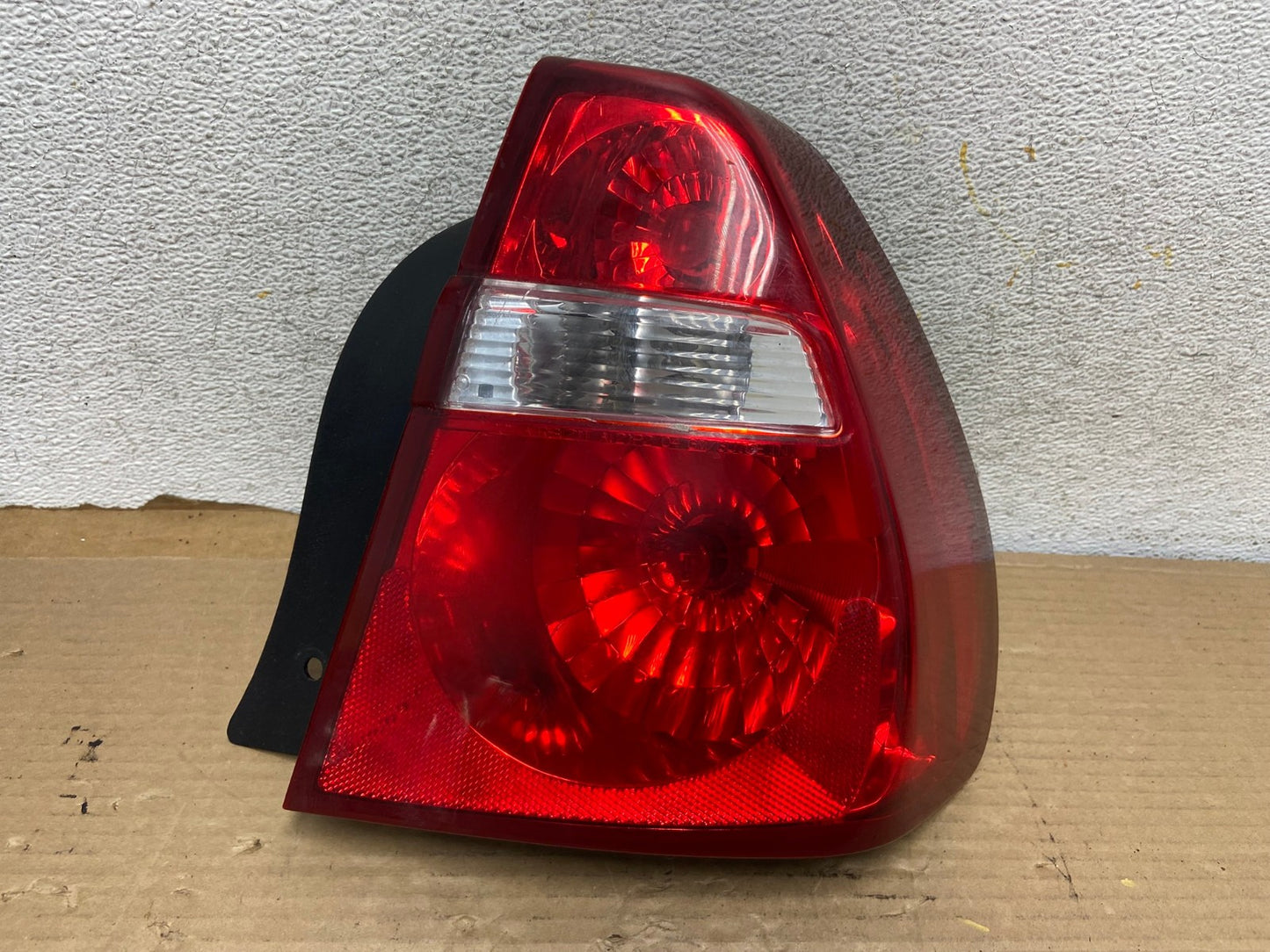 2004 to 2008 Chevrolet Malibu Right Passenger Rh Side Tail Light AH0631 LK0