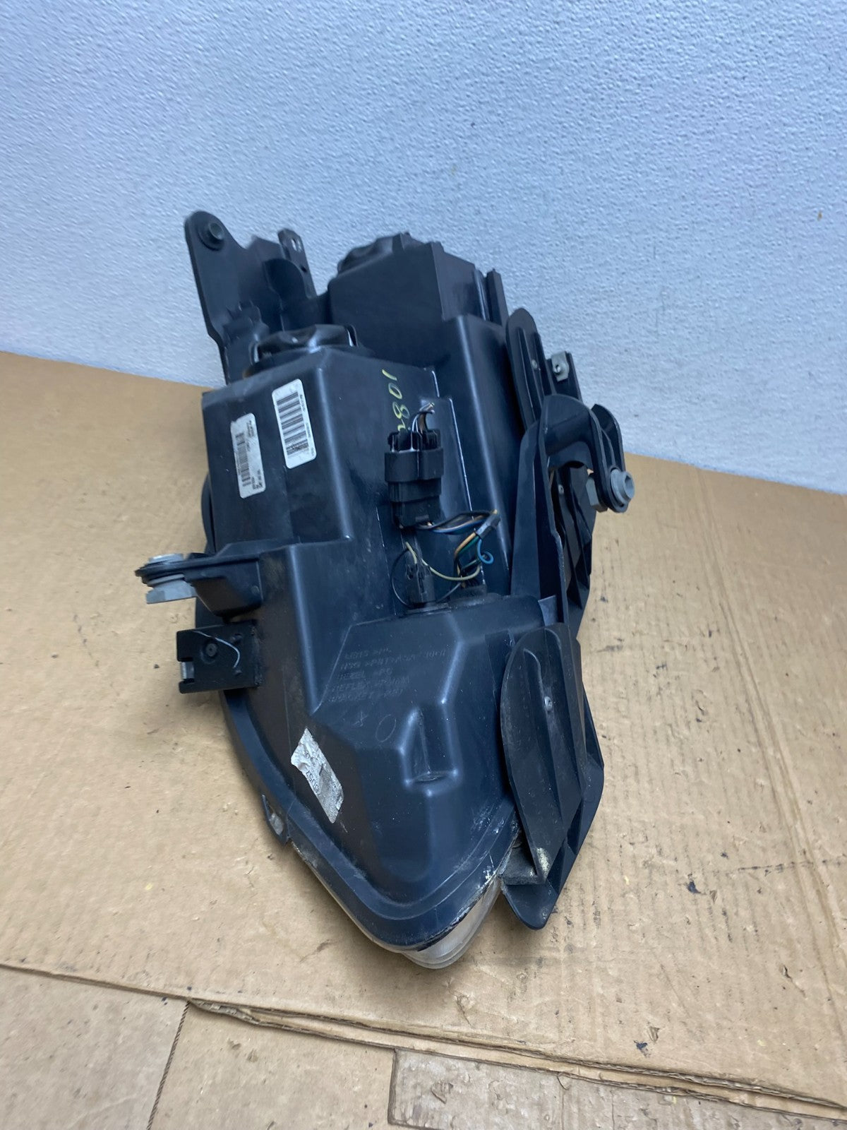 2007-2012 Gmc Acadia Halogen Headlight Right Passenger Side AC7801 DW8