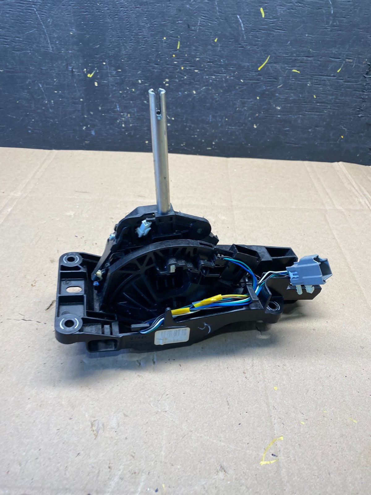 2013 to 2019 Lincoln MKT Automatic Transmission Gear Shifter Selector r8752 DG3