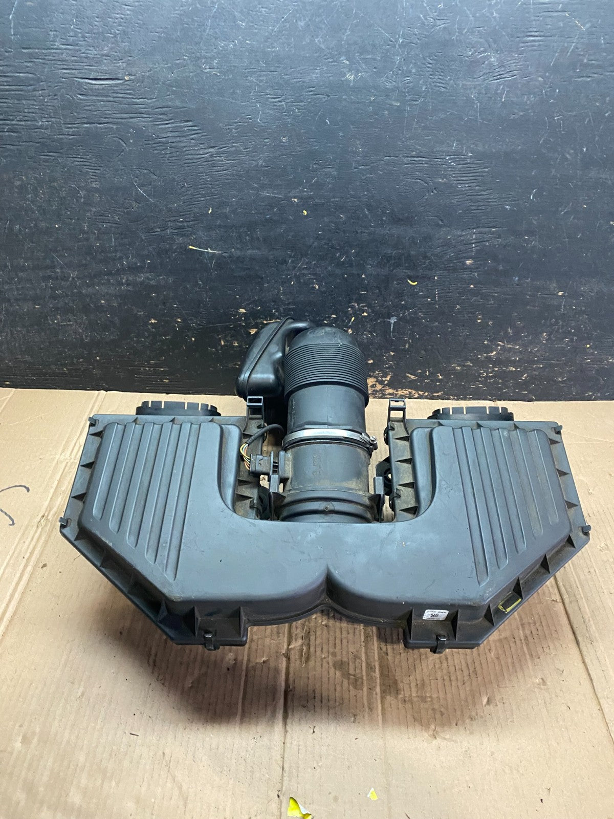 2007 to 2010 BMW E70 X5 N62 Air Intake Cleaner Filter 7548896 OEM V9802 DG1