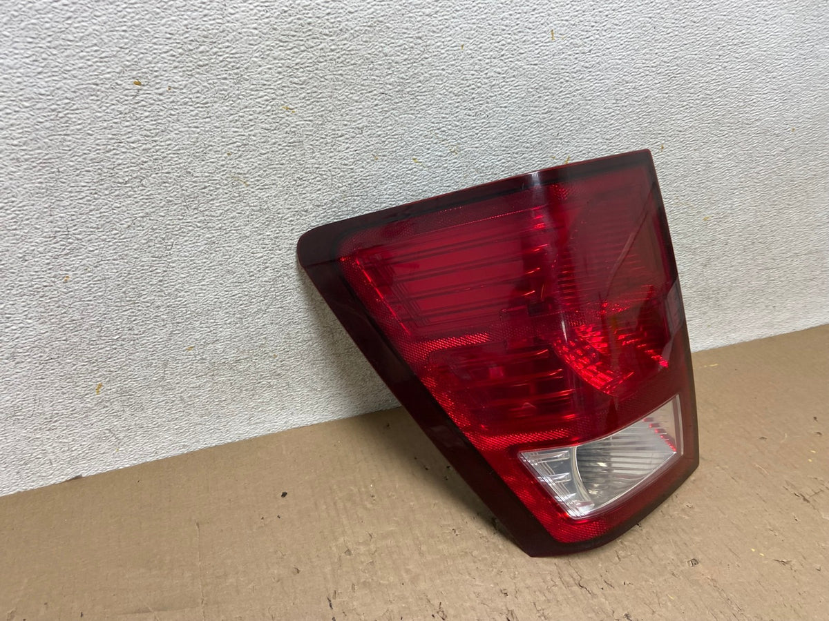 2007 2008 2009 2010 Jeep Grand Cherokee Left Driver Lh Tail Light AH5981 LK1