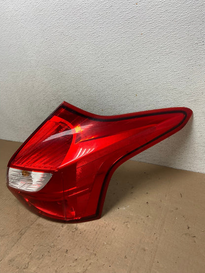 2012-2014 Ford Focus Hatchback Right Passenger Side Rh Tail LIght AG4927 LK1