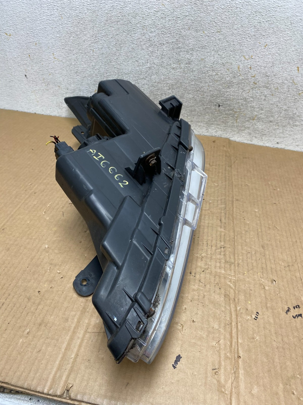 2011 - 2014 Hyundai Sonata Right Passenger Rh Side Headlight Halogen AI6662 DW8