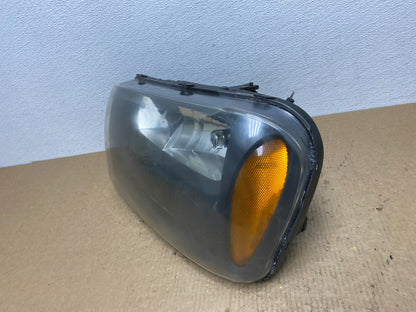 2006 2009 Chevrolet Trailblazer Left LH Headlight Flush Half Grille Bar AC16081