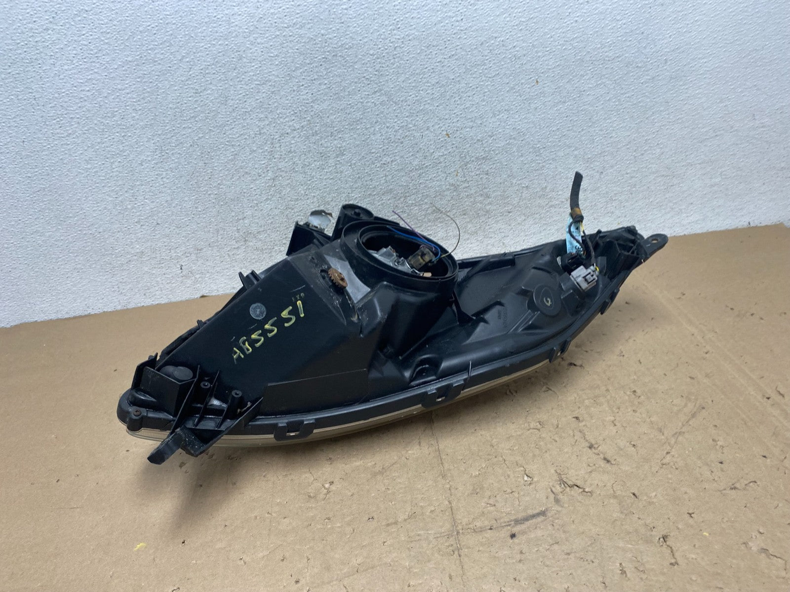 2006-2009 Toyota Prius Left Driver LH Side Blue Headlight Halogen AG5551 DW7