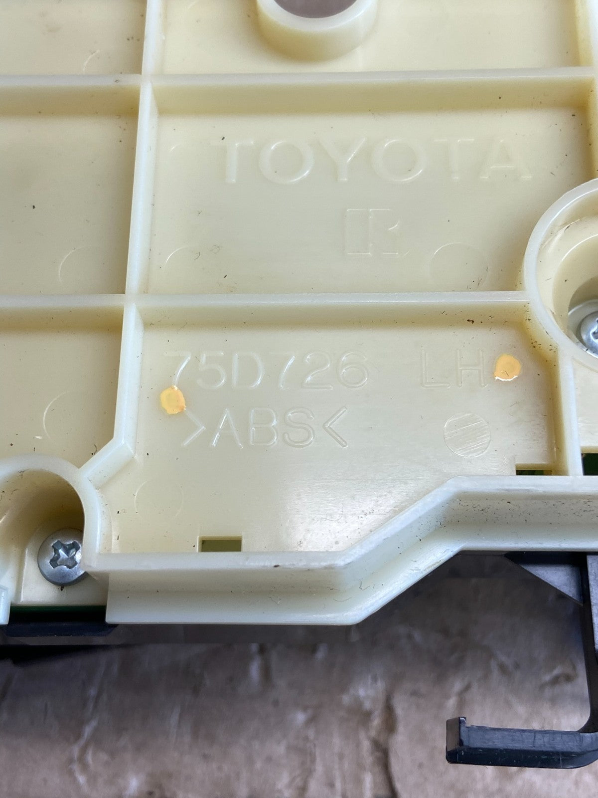 2010 to 2015 Toyota Prius A/C Heater Climate Control Unit Switch ah5173 DG4