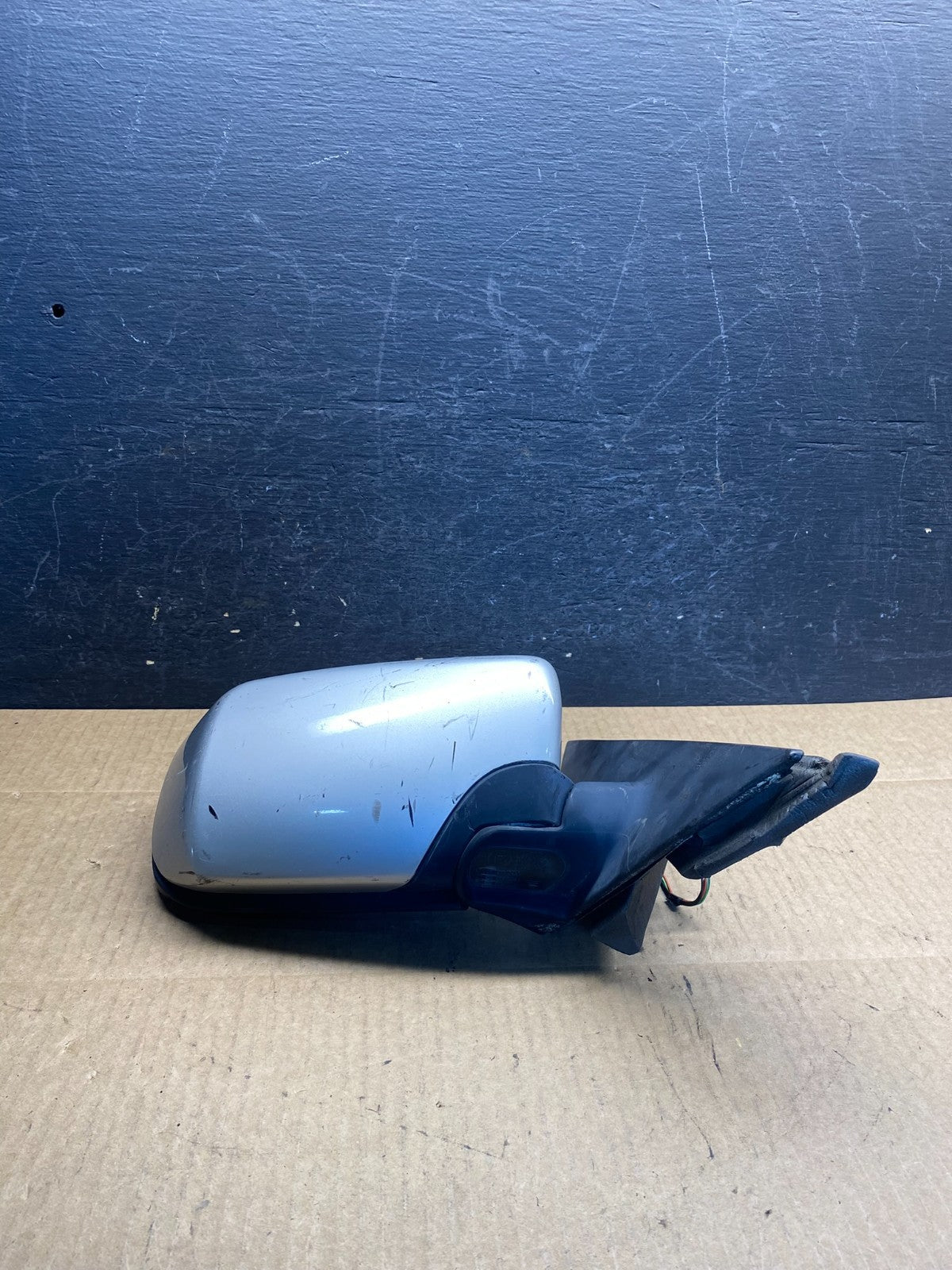 2001 to 2006 BMW 325i Right Passenger Side View Door Mirror AG7296 DW3
