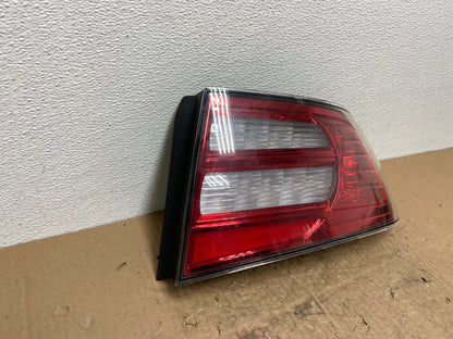 2007 - 2008 Acura Tl Right Passenger Rh Side Tail Light Oem AC0305 LK2