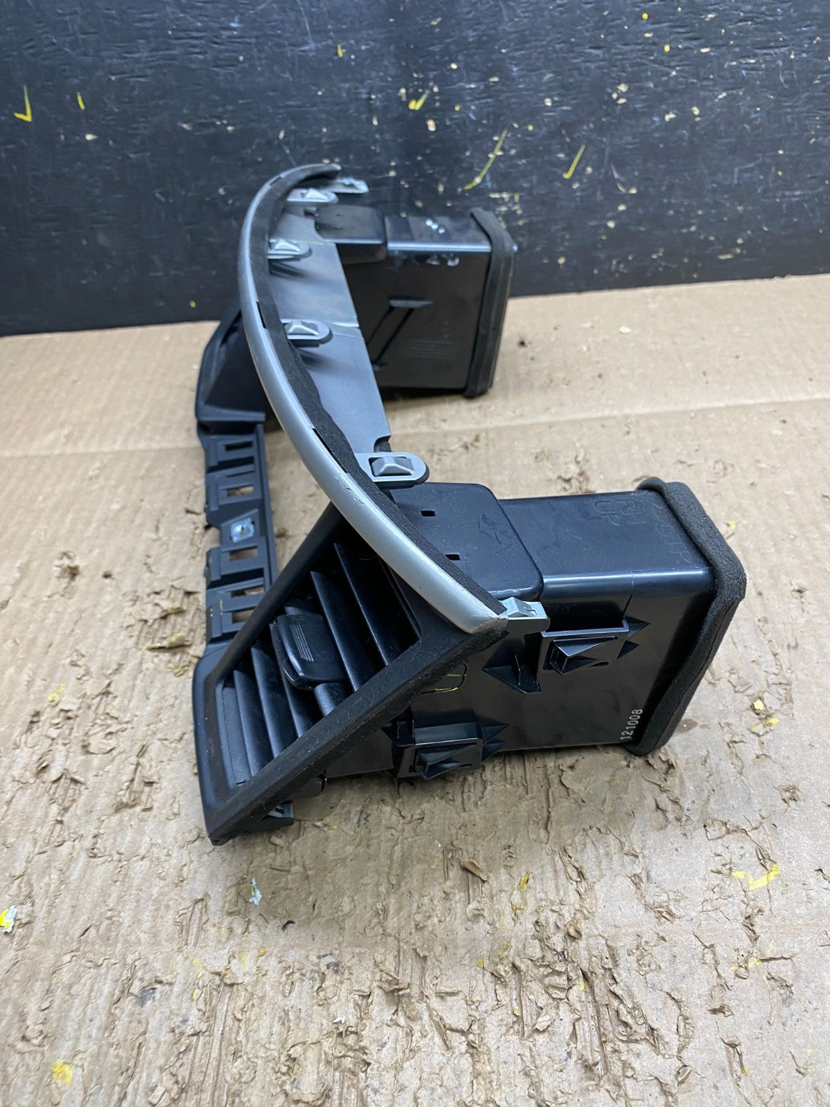 2013 to 2020 Nissan Pathfinder Center Dash Radio Trim Bezel  Surround V7454 DG2