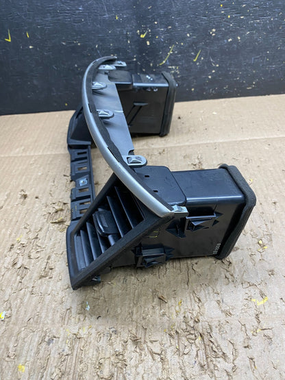 2013 to 2020 Nissan Pathfinder Center Dash Radio Trim Bezel  Surround V7454 DG2