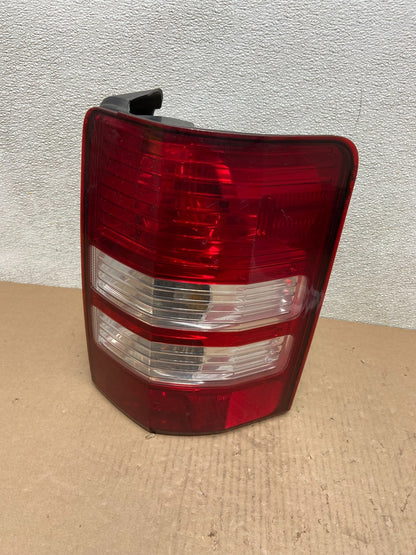 2008 to 2012 Jeep Liberty Right Passenger RH Side Tail Light OEM AB5979 LK0