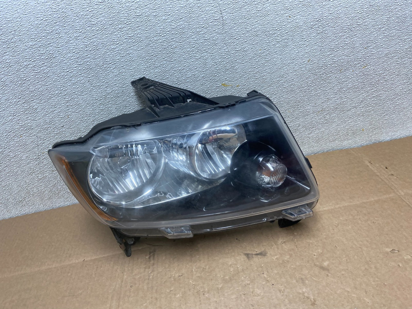 2011-2013 Jeep Grand Cherokee Right Passenger Halogen Headlight Y8590 DG0