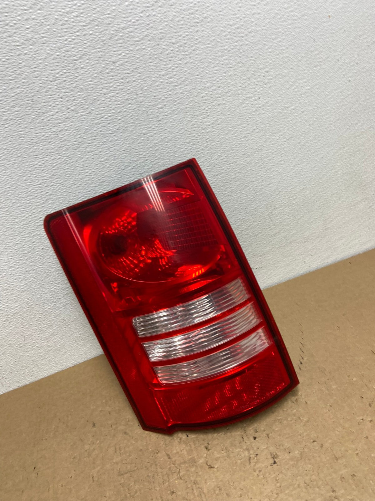 2008-2010 Chrysler Town and Country Left Driver Tail Light Oem AC1517 LK2
