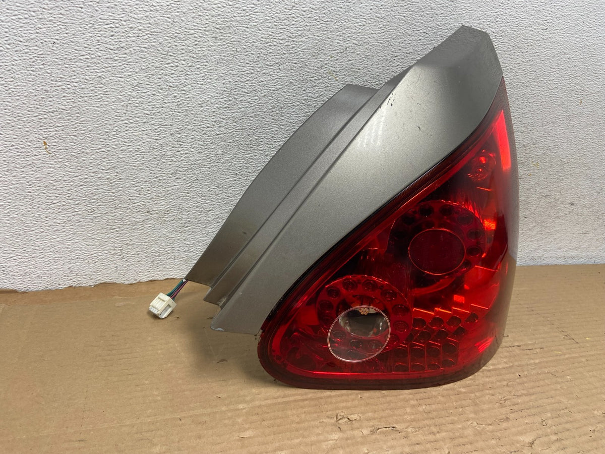 2004 2005 2006 2007 2008 Nissan Maxima Right Passenger Tail Light AH0606 DG1