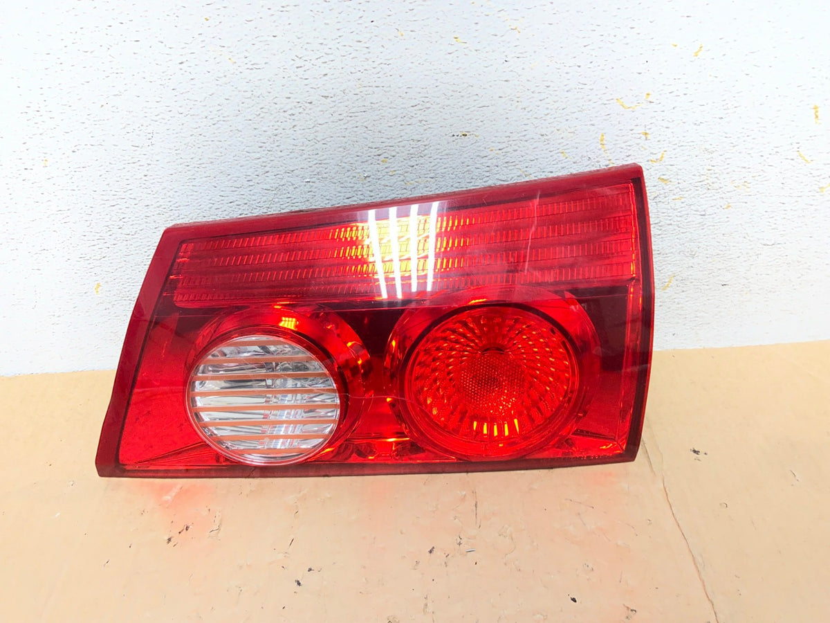 2006 to 2010 Toyota Sienna Right Passenger RH Inner Tail Light AI5619 LK0