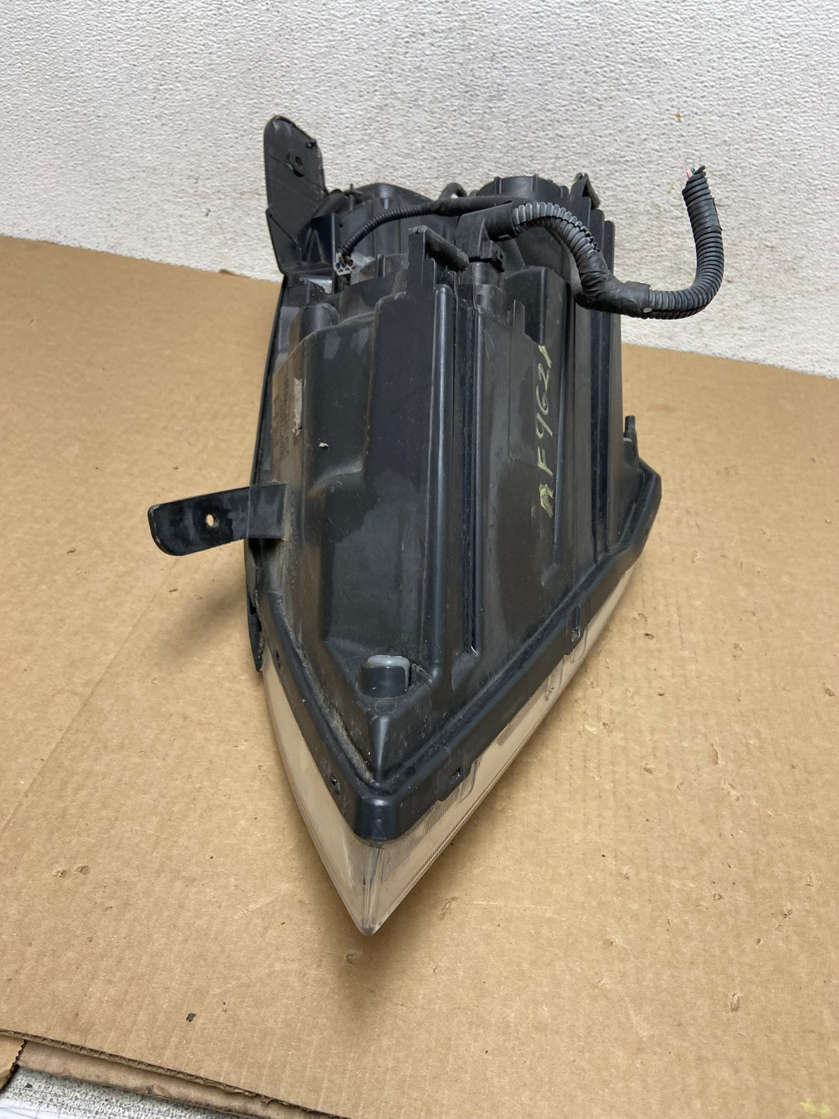 2007 - 2010 Hyundai Entourage Right Passenger Halogen Headlight Oe AF9621 DG10