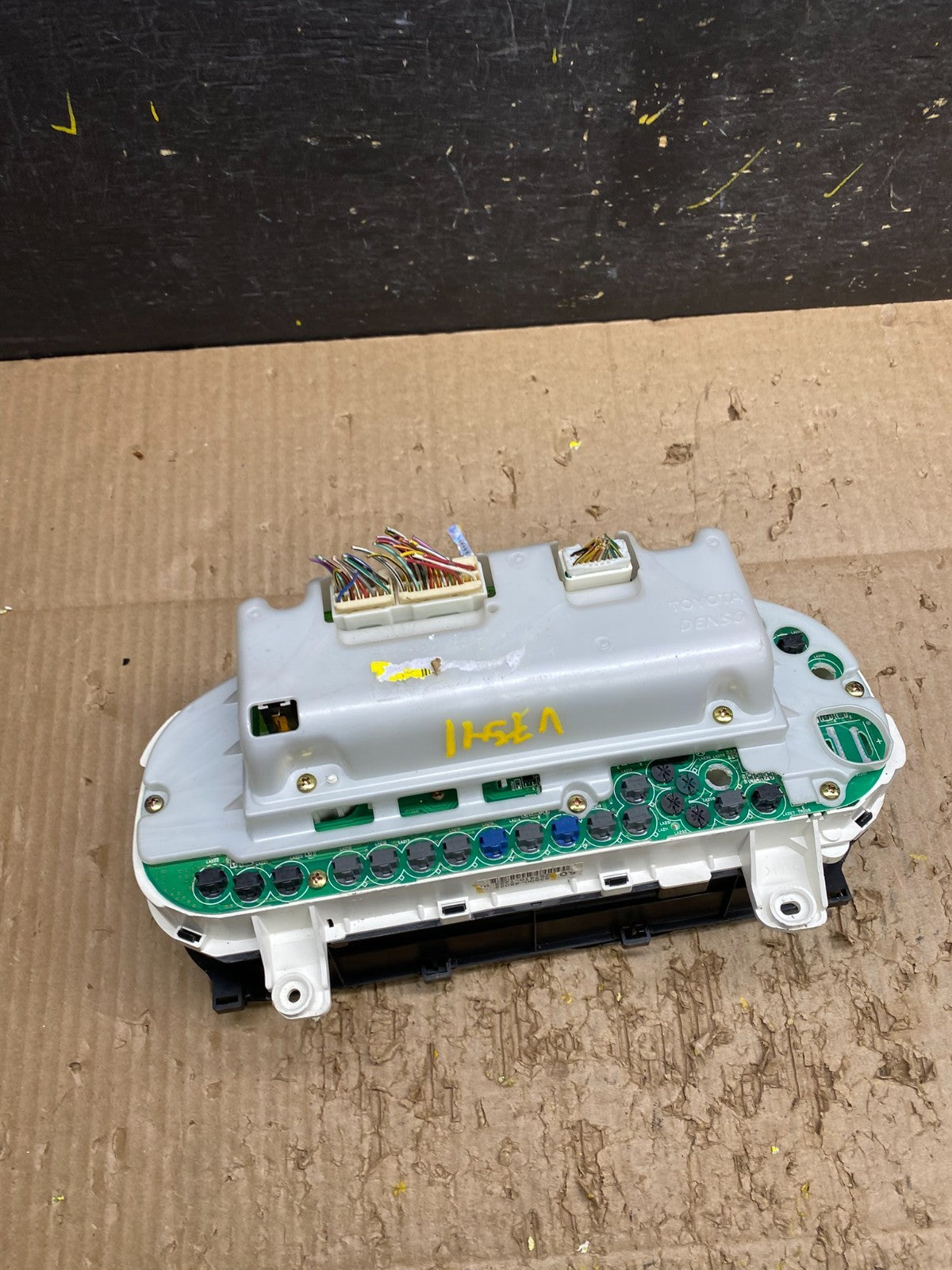 2000 to 2003 Lexus RX300 Speedometer Cluster Gauge OEM V7541 DG3