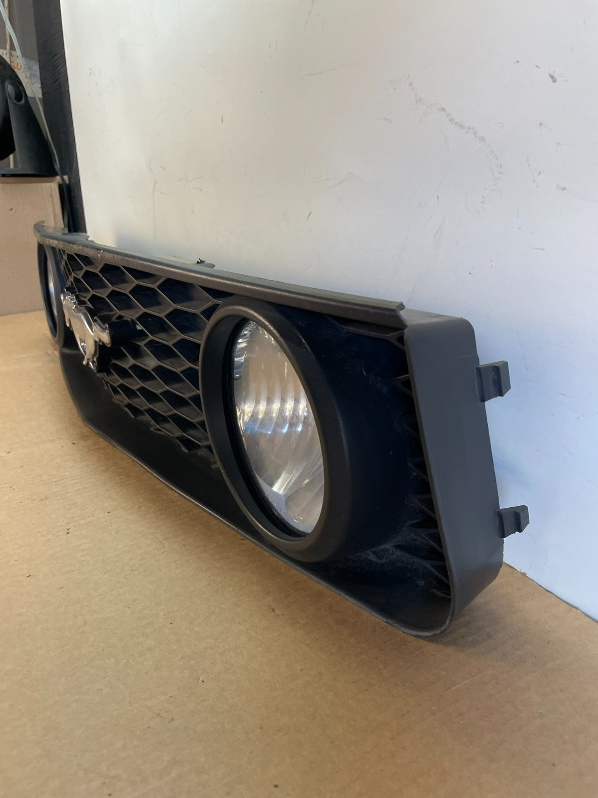 2005 - 2009 Ford Mustang Front Upper Grille Grill ag3114 DG1