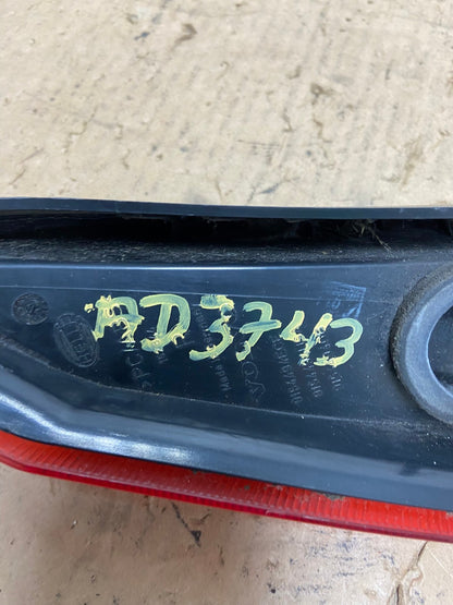 2001-2004 Volvo XC70 V70 Right Passenger RH Side Tail Light Upper AD3743 LK9