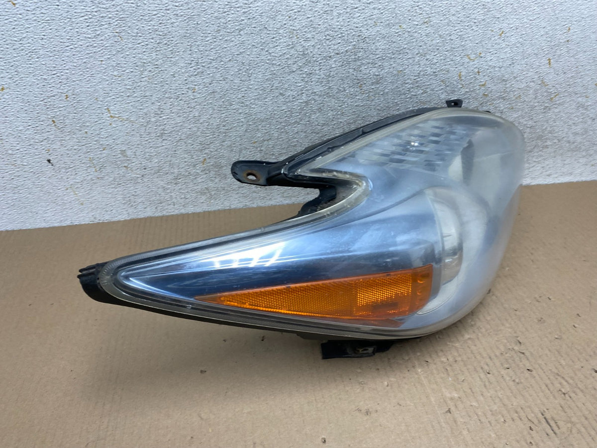 2010 - 2011 Toyota Prius Right Passenger Rh Blue Halogen Headlight AJ2510 DW2