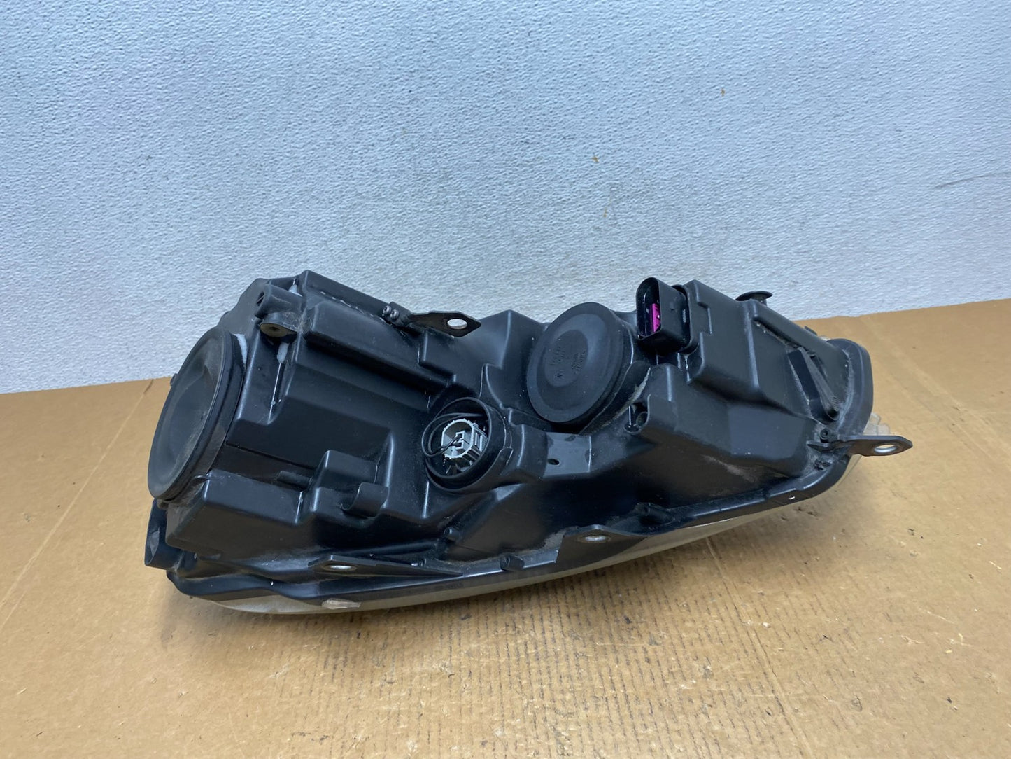 2010-2014 Volkswagen Golf MK6 GTI Right Passenger RH Halogen Headlight AE0289 DW6