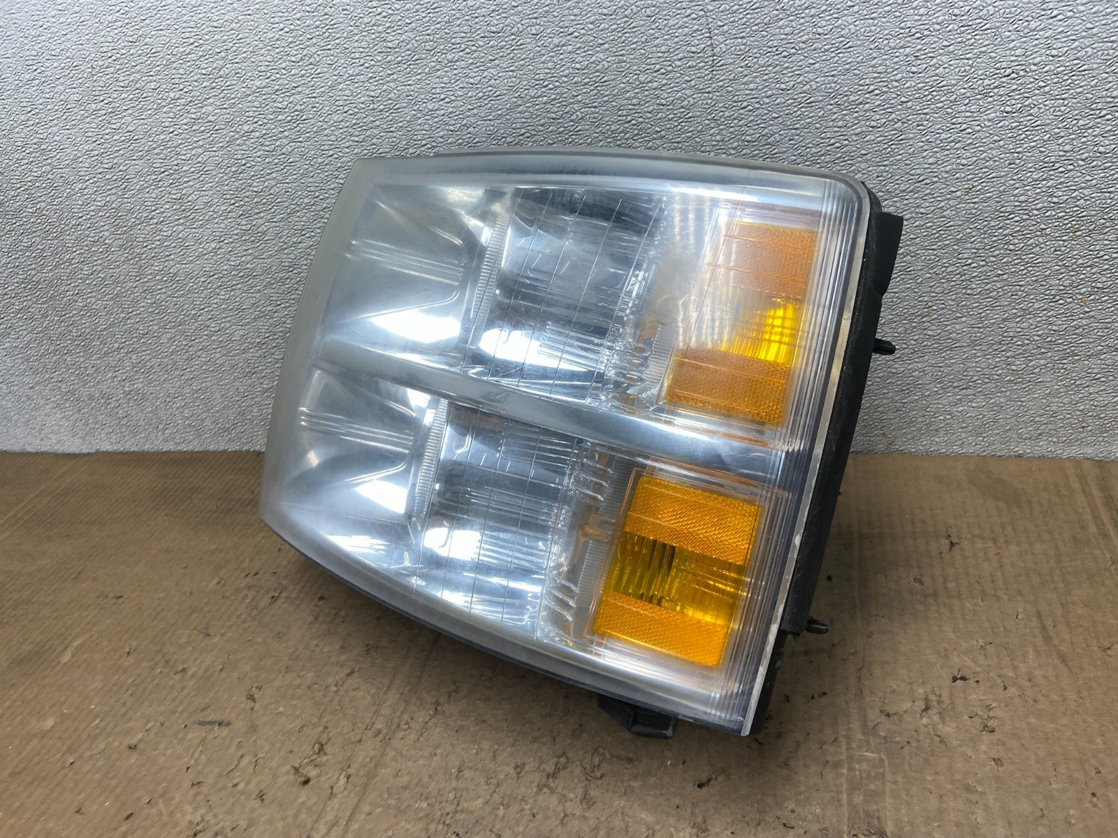 2007 to 2014 Chevrolet Silverado Left Driver Lh Side Headlight Oem AA8346 DW1