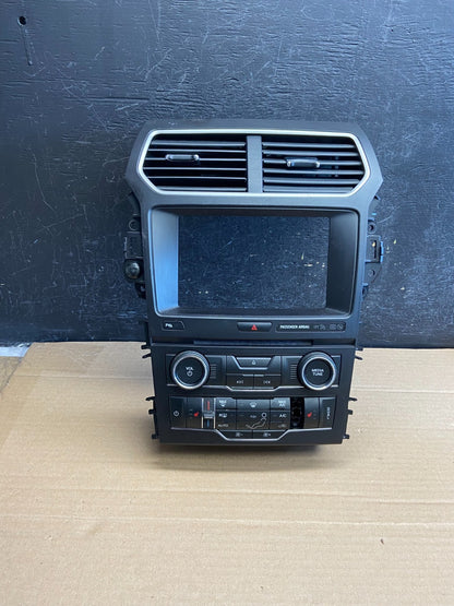 2016-2018 Ford Explorer Radio Heater Climate A/C Control Bezel Trim ag4981 DG0