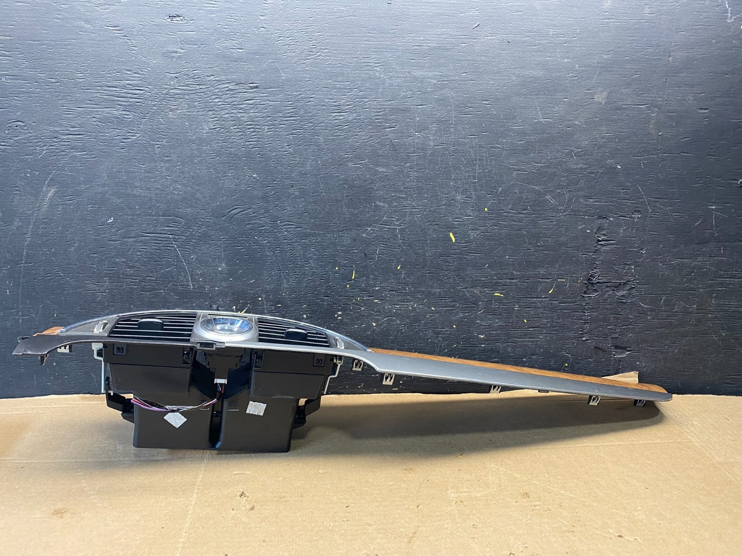2008 to 2017 Buick Enclave Dash Clock Center Bezel Trim Oem r2509 DG3