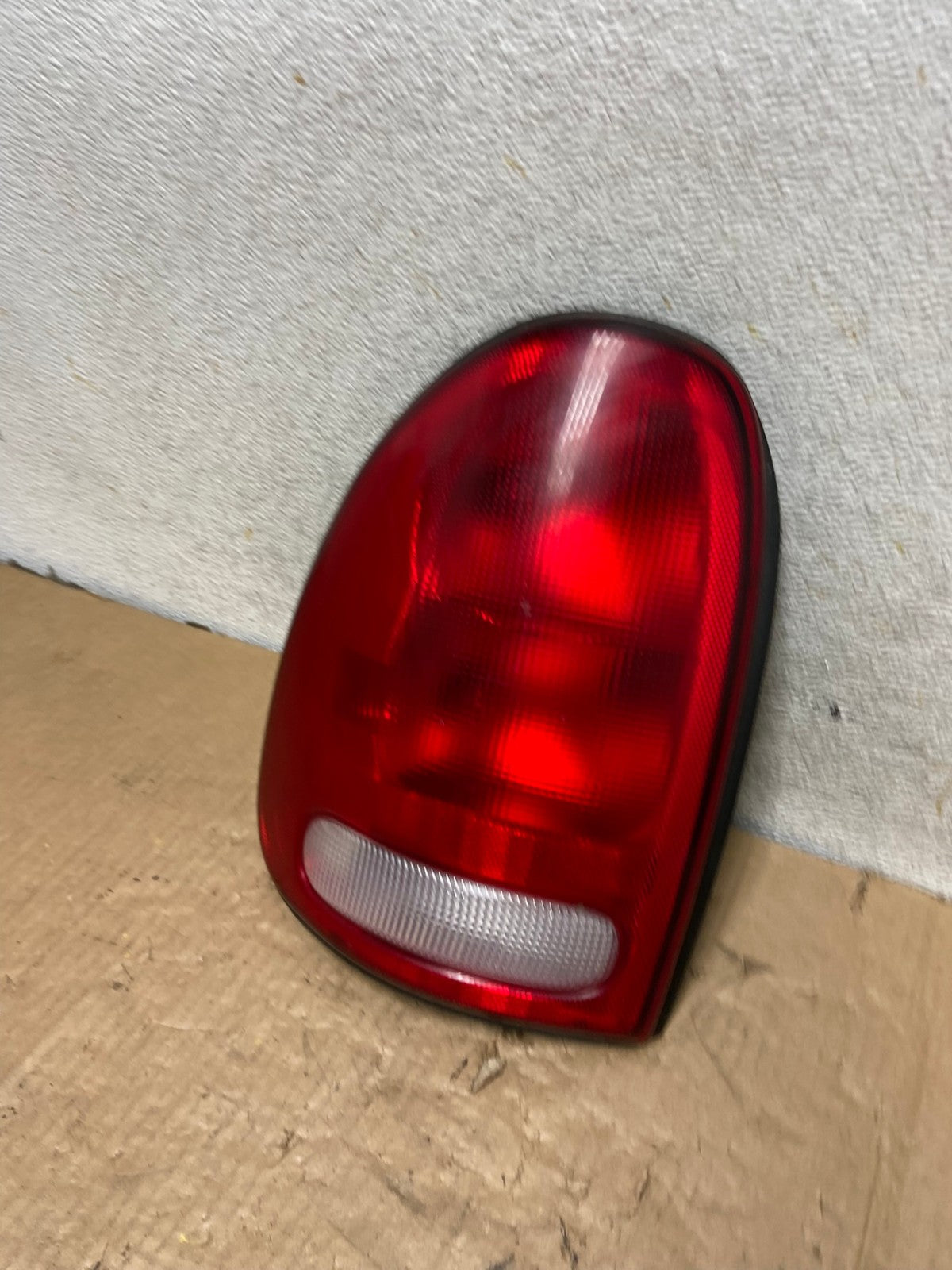1998 to 2003 Dodge Durango Tail Light Left Driver LH Side AI8218 LK1