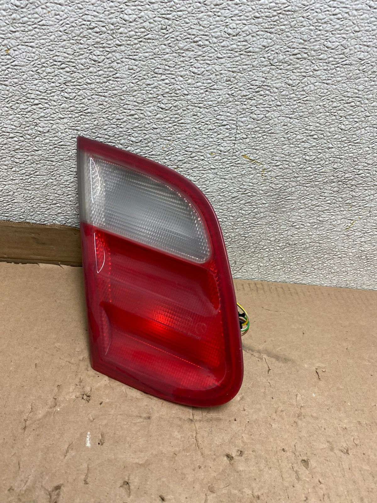 1998-2003 Mercedes Benz CLK Inner Left Driver LH Side Tail Light Lamp U8609 DW0