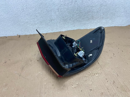 1998 to 2000 Honda Accord Sedan 4door Right RH Side Tail Light AE9233 LK4