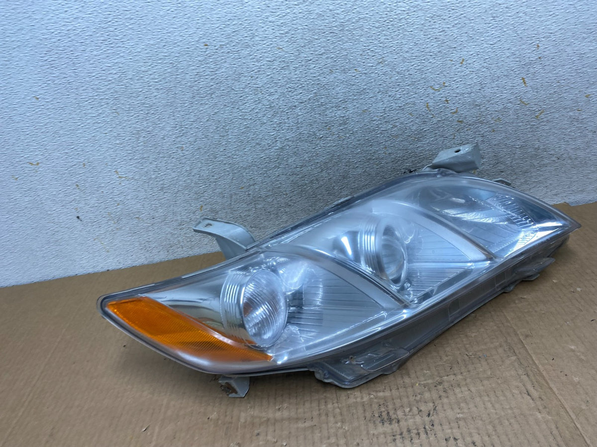 2007 - 2009 Toyota Camry Halogen Right Passenger Headlight AI6618 DW2