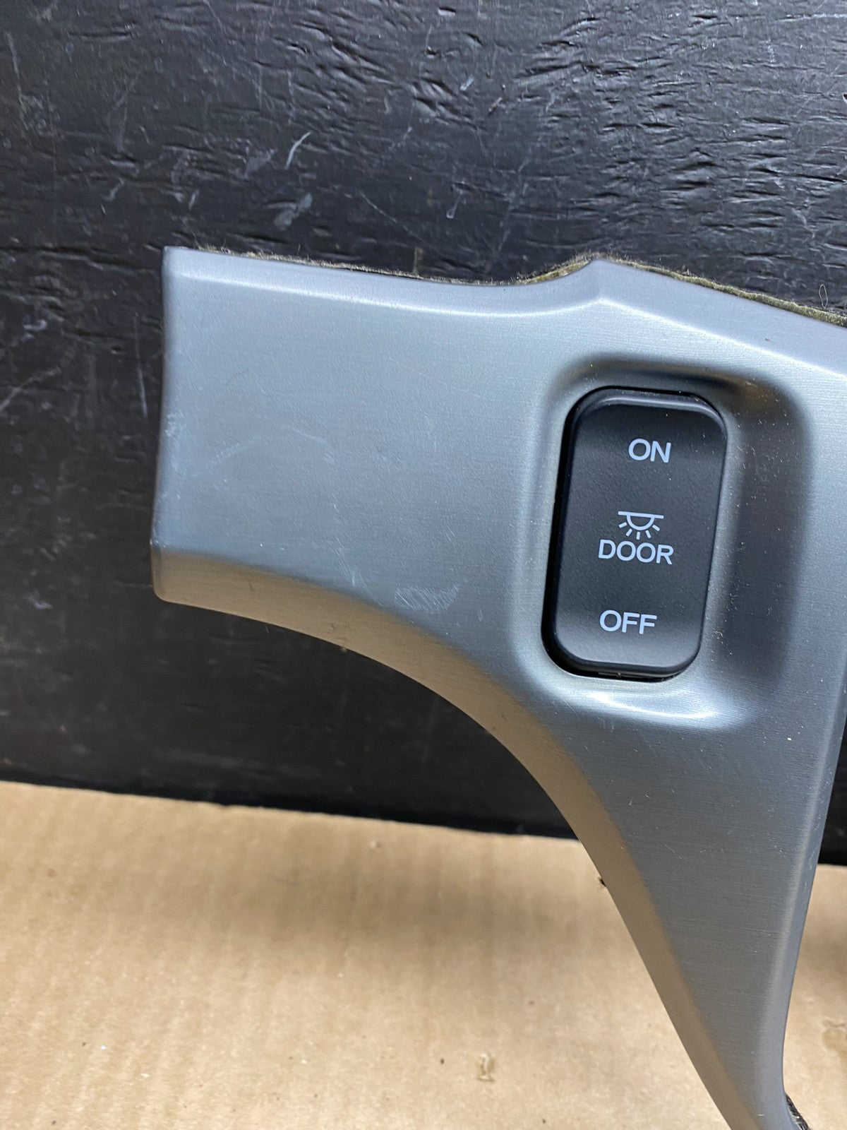 2005 to 2010 Honda Odyssey  Radio Climate Control Dash Trim Bezel V7474 DG3