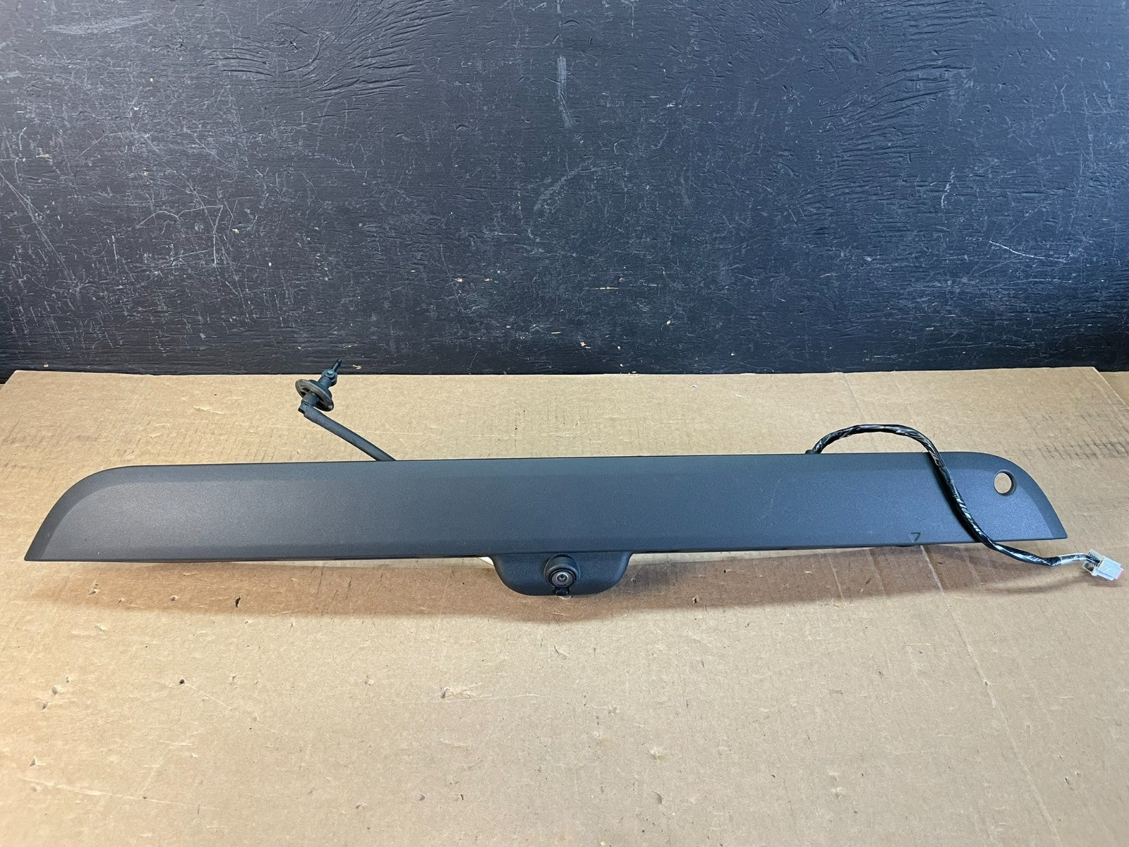 2020 to 2022 Ford Explorer Rear Tailgate Gate Trim Molding W/Camera AD0261DG0
