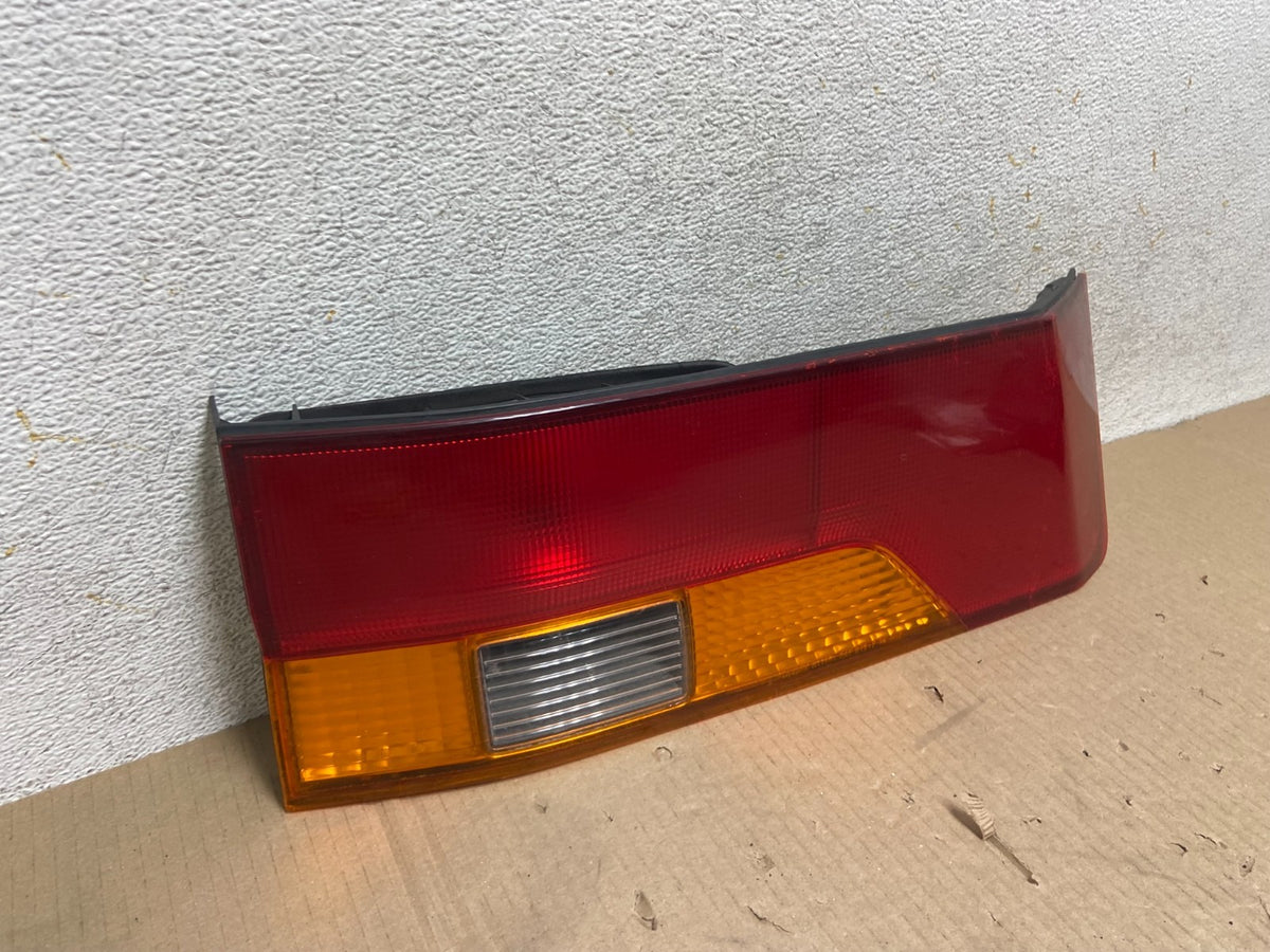 2002 2003 2004 Honda Odyssey Left Driver LH Side Tail Light Inner AI9544 LK2