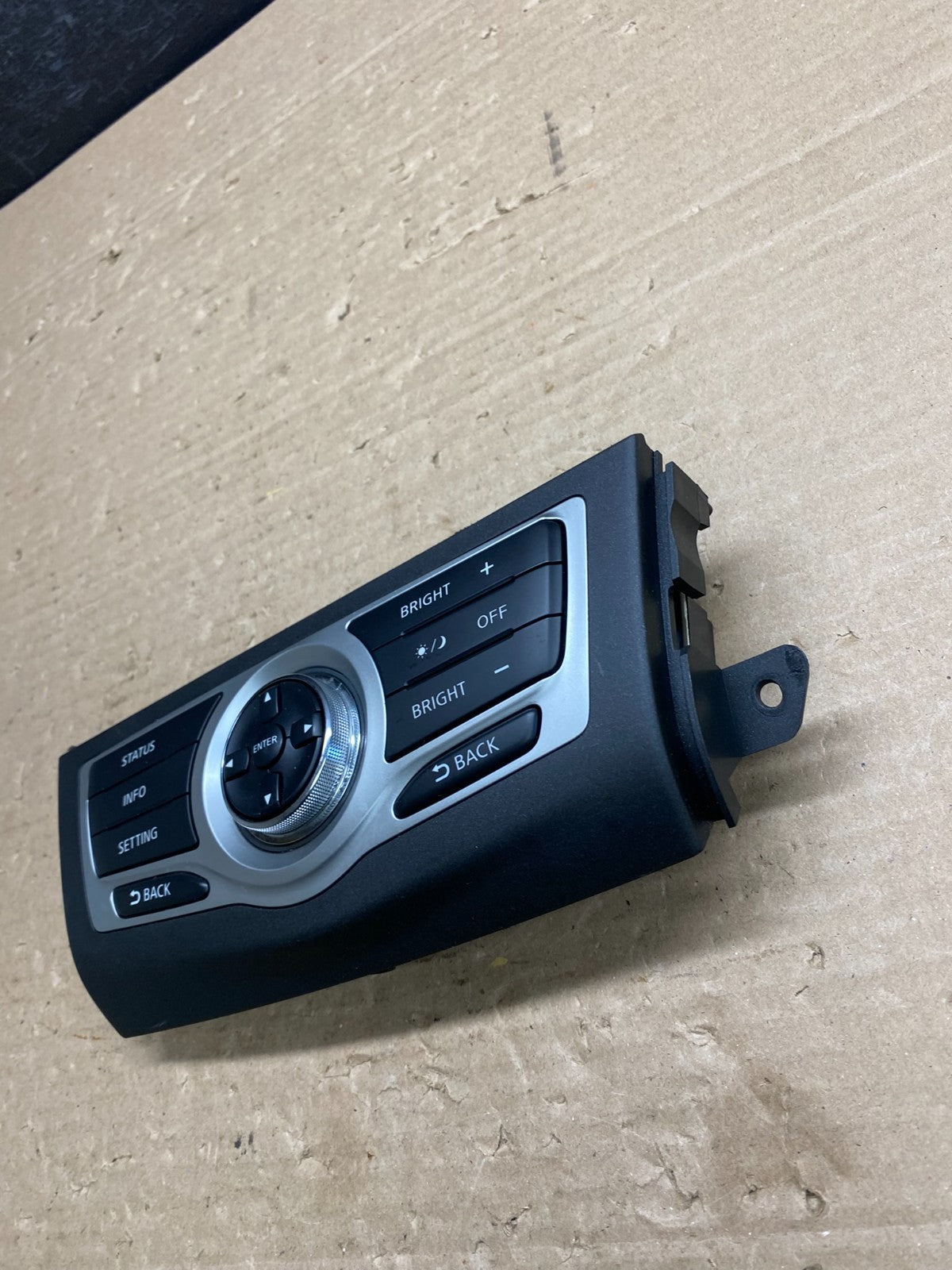 2009-2014 Nissan Murano AM FM Radio CD Control Panel AG6428 DG1