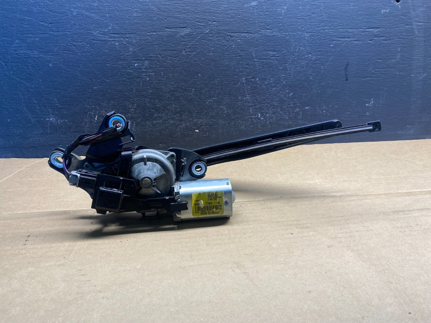 2011 to 2019 Ford Explorer Rear Windshield Wiper Motor ad3524 DG5