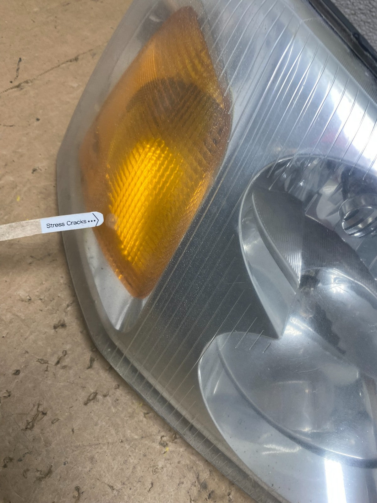 2002 to 2009 Gmc Envoy Right Passenger RH Side Headlight Halogen Z7914 DW4