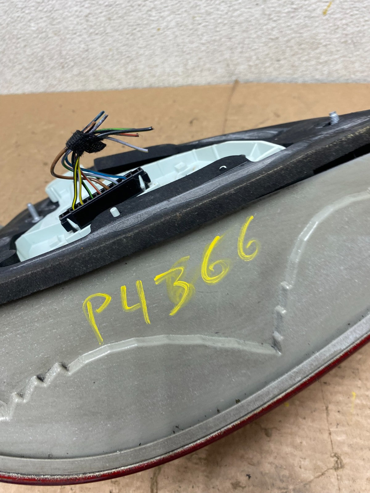2007 - 2009 Mercedes E E320 E500 Sedan Right Passenger Tail Light OEM P4366 DW6