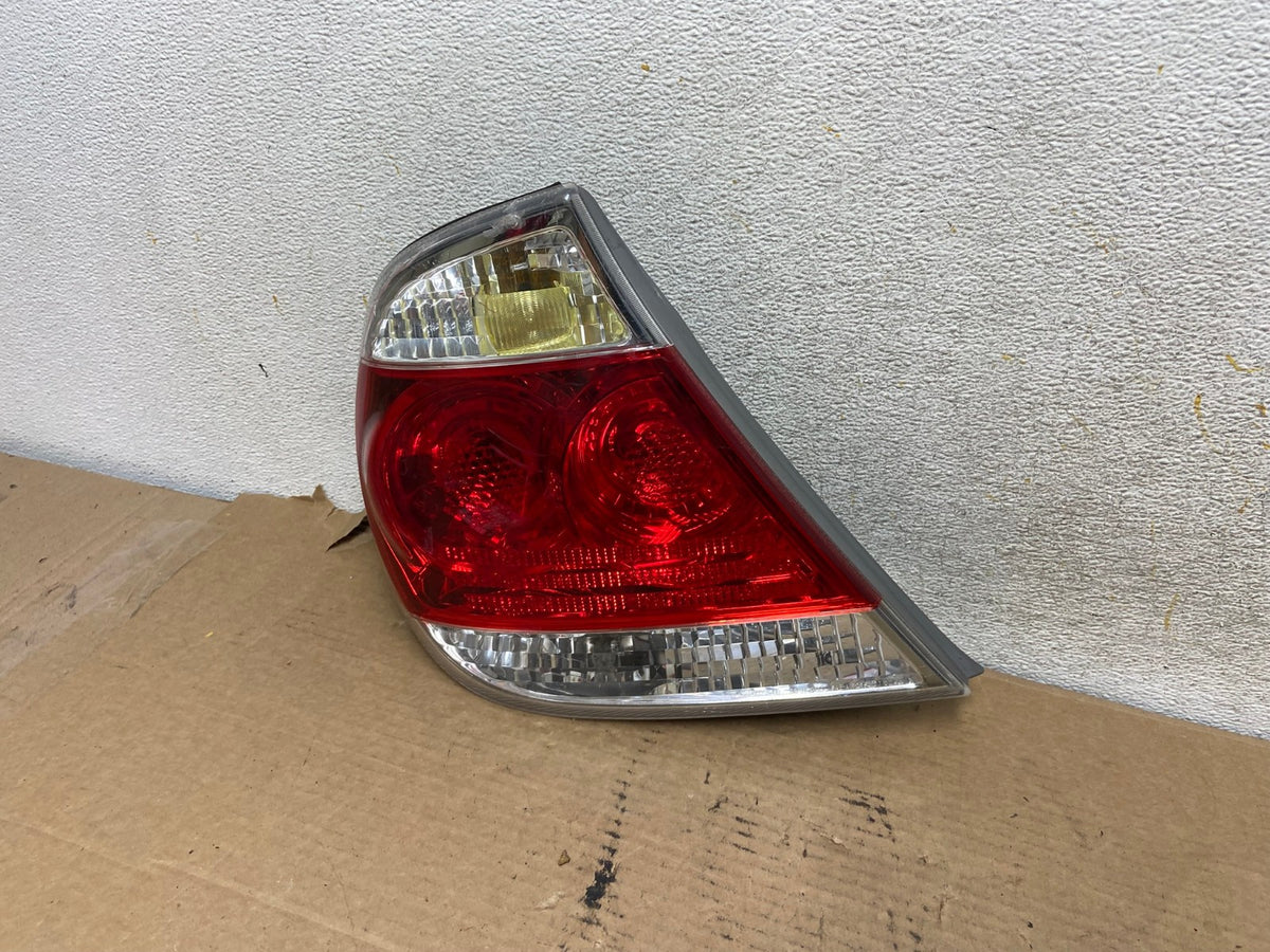 2005 to 2006 Toyota Camry Tail Light Left Driver Lh Side AH4164 LK2