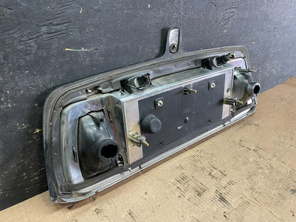 2000- 2002 Lincoln LS Rear Finish Panel Trunk Panel Chrome OEM z5928 DG4