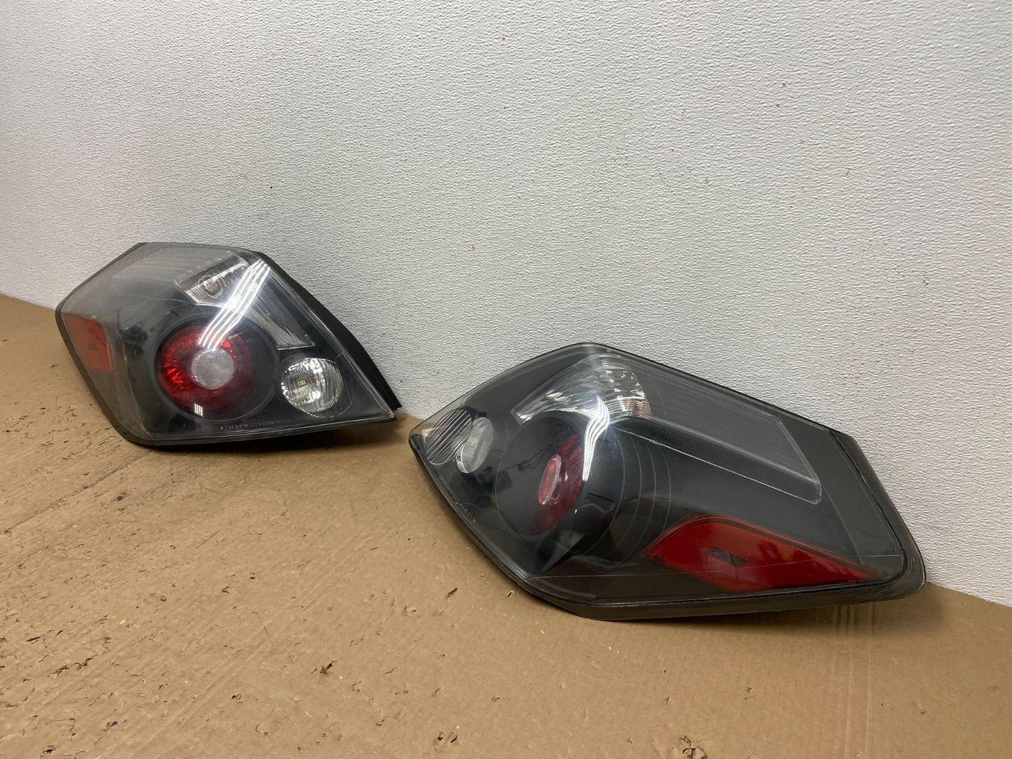 2007 to 2012 Nissan Altima Left Driver + Right Passenger Side Tail Lights AC73571