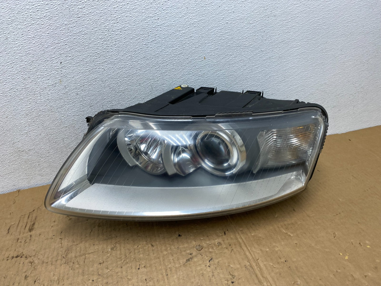 2005 to 2008 Audi A6 Left Driver Side Headlight Xenon HID AC8144 DW0